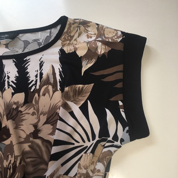 2/$12 Brody Myles Floral Shirt with Side Tie Sz M - Picture 9 of 10